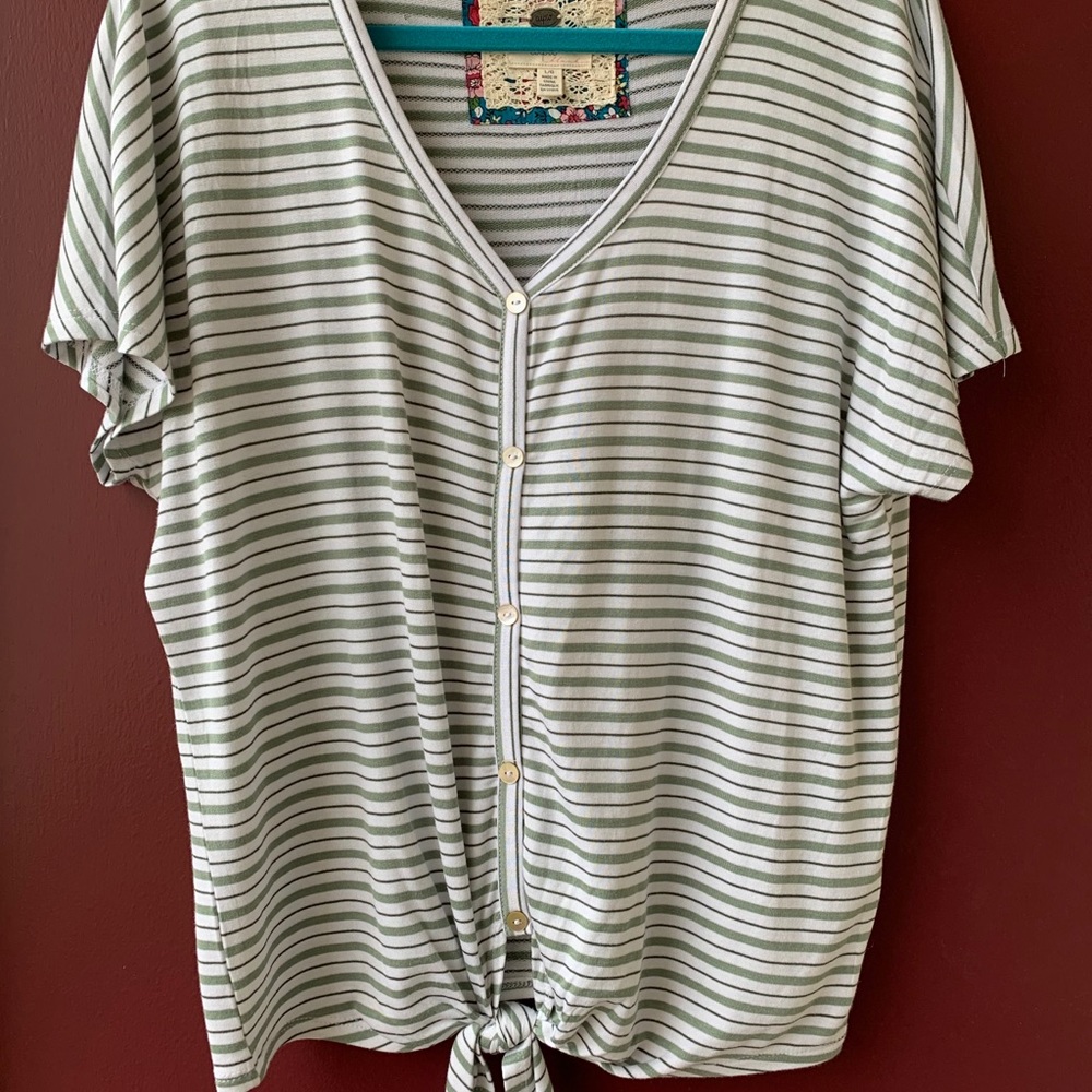 Striped short sleeve top